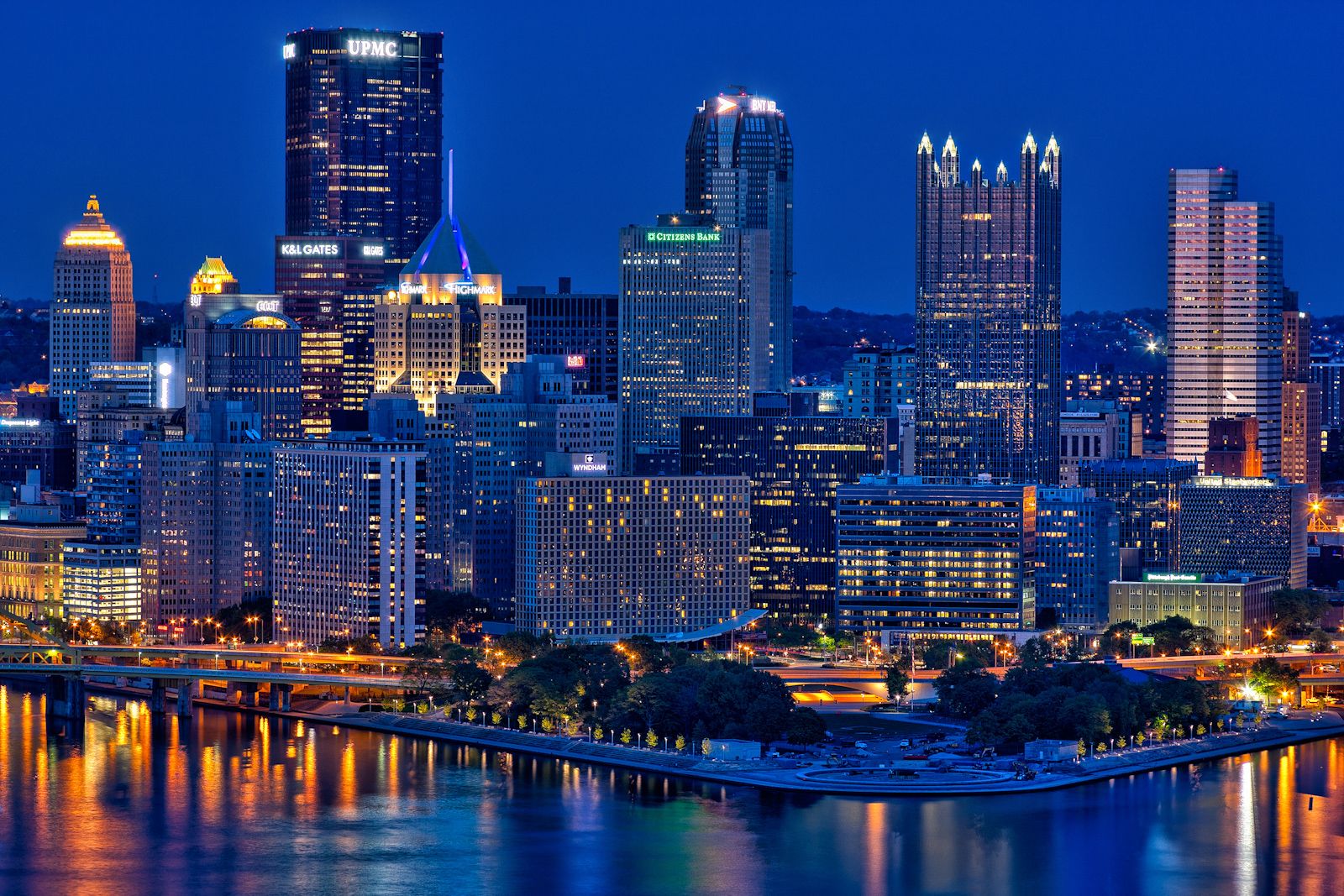 Pittsburgh-Point-at-night.jpg