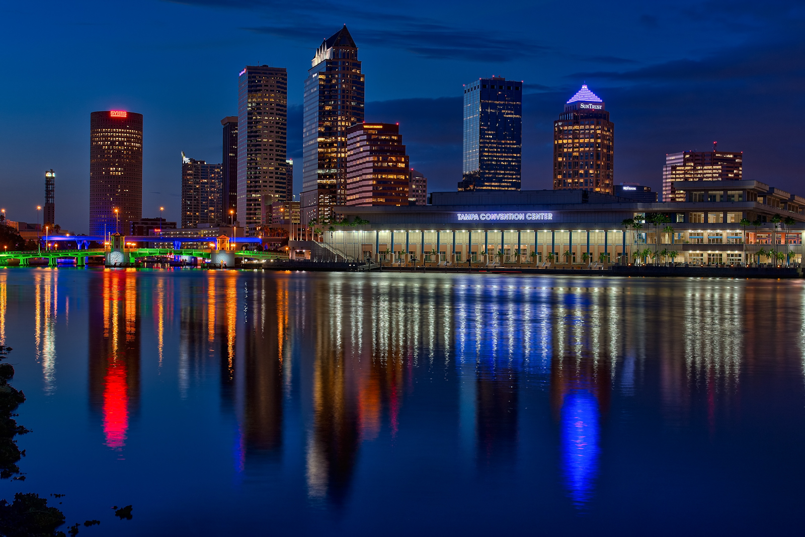 Downtown Tampa Wide - Agua Luces
