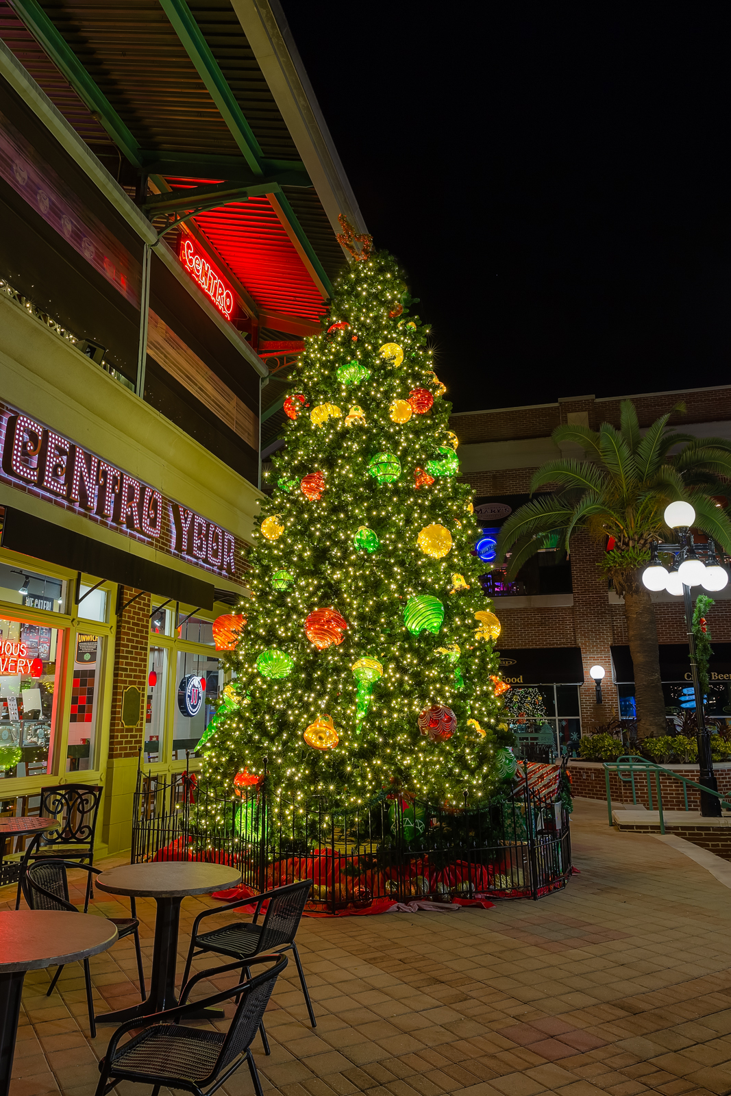 Centro Ybor Christmas Tree Vertical, Ybor City, Florida