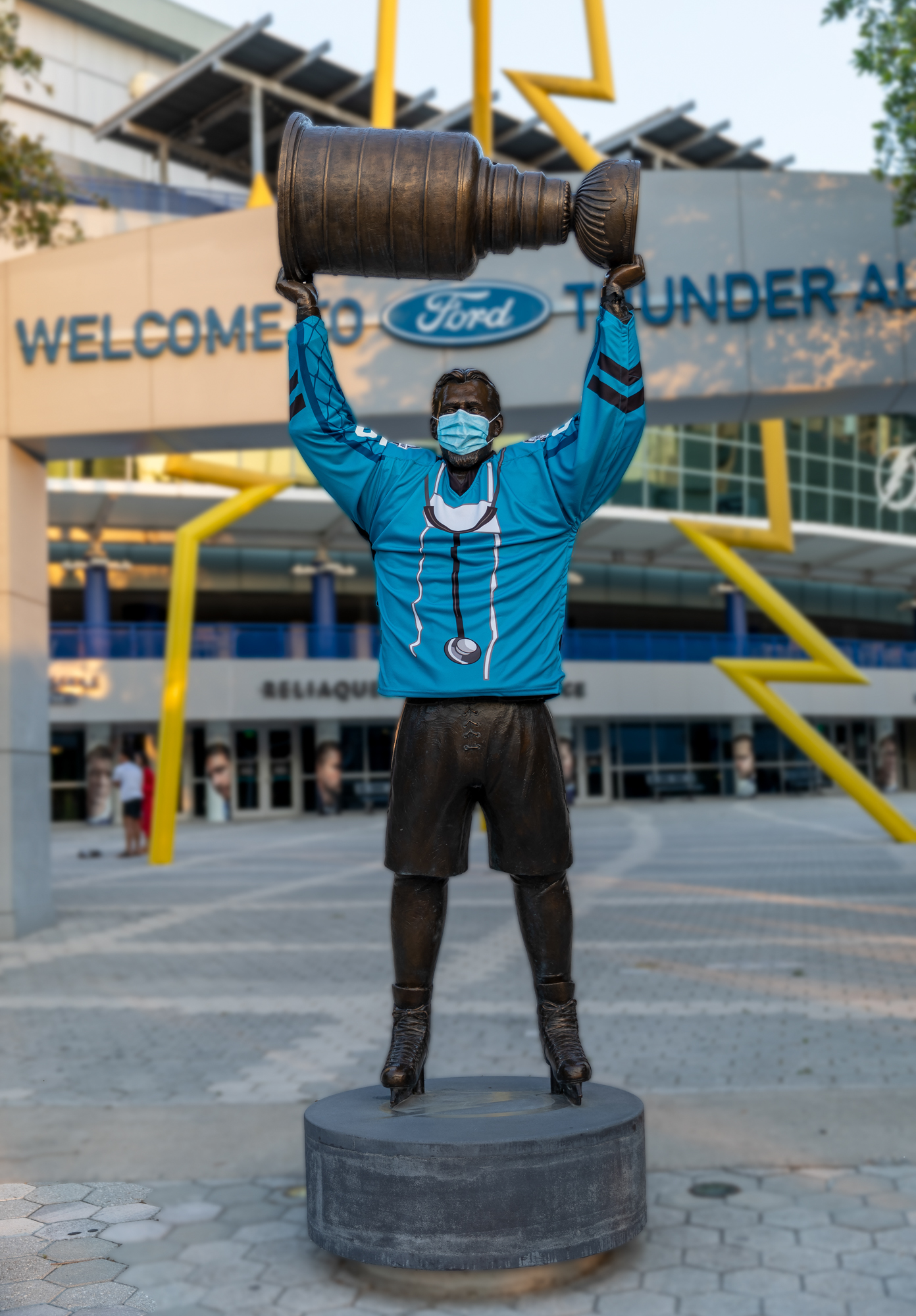 Dave Andreychuk Statue with Mask